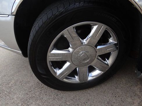 Used 2007 Cadillac DTS Luxury I w/ Sun And Sound Package image 36