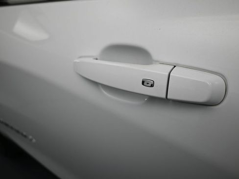 Used 2021 Chevrolet Equinox LT image 31