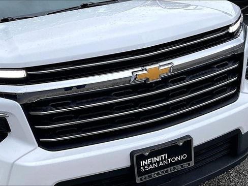 Used 2024 Chevrolet Traverse LT image 39