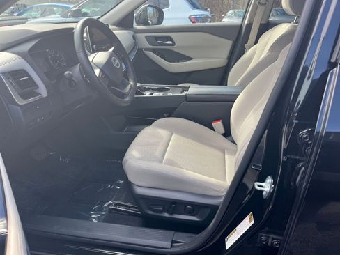 Used 2025 Nissan Rogue SV image 23