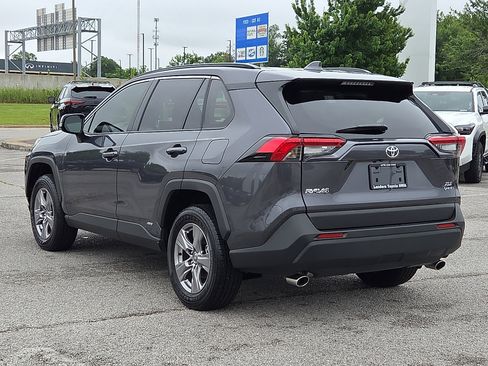 Used 2025 Toyota RAV4 XLE w/ Convenience Package AWD/4WD image 4