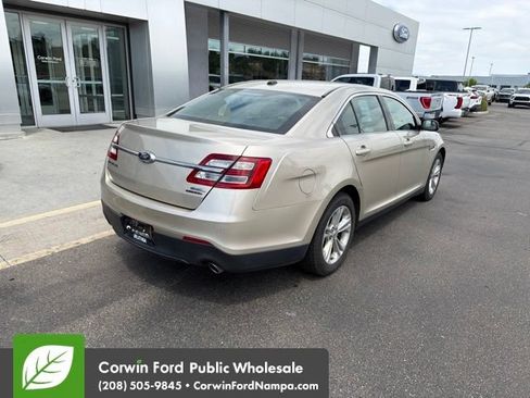 Used 2017 Ford Taurus SEL w/ Equipment Group 201A FWD image 9
