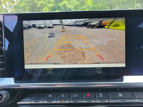 Used 2025 Chevrolet Silverado 1500 LT RWD image 14
