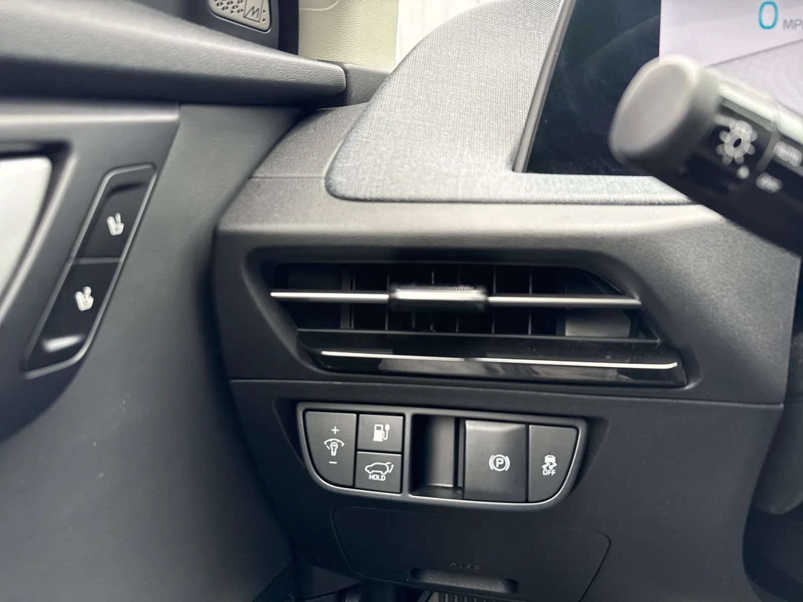 Used 2024 Kia EV6 Wind w/ Wind Technology Package RWD image 22