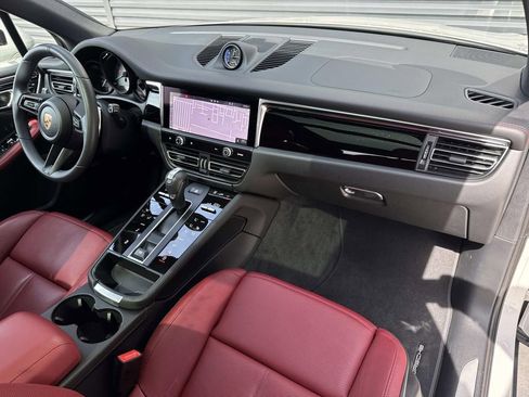 Used 2025 Porsche Macan S image 18