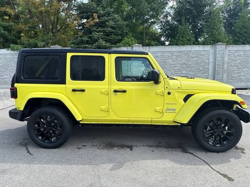 Used 2023 Jeep Wrangler Unlimited Sahara w/ Cold Weather Group AWD/4WD image 6