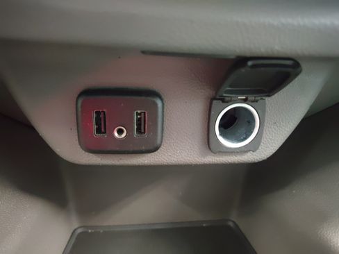 Used 2018 Chevrolet Traverse LT FWD image 18