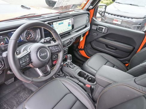 New 2025 Jeep Wrangler Unlimited Rubicon 392 image 13