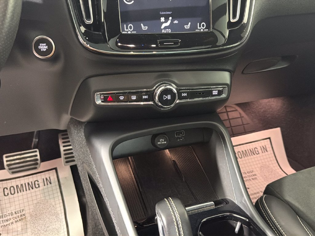 Used 2021 Volvo XC40 T4 R-Design w/ Advanced Package FWD image 22