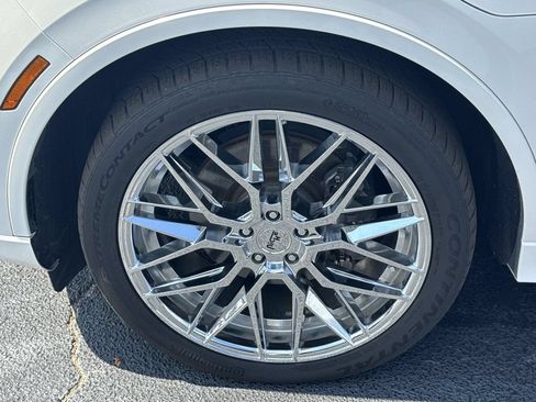 Used 2023 Lincoln Aviator Black Label Grand Touring AWD/4WD image 10