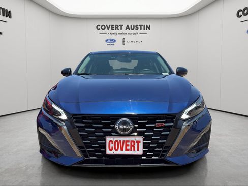 Used 2023 Nissan Altima 2.5 SR w/ SR Premium Package FWD image 7