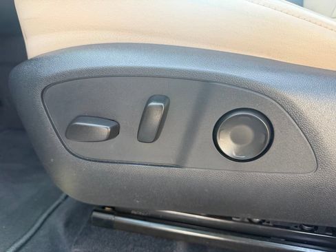 Used 2025 Buick Enclave Preferred w/ Power Package FWD image 26