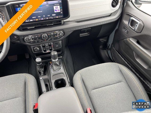 Used 2026 Jeep Wrangler Unlimited Sahara AWD/4WD image 15