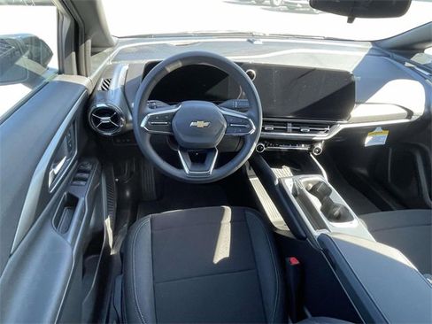 New 2026 Chevrolet Equinox EV LT image 10