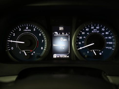 Used 2018 Toyota Sienna LE w/ Carpet Mat Package image 16