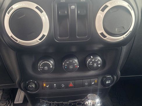 Used 2014 Jeep Wrangler Sahara AWD/4WD image 20