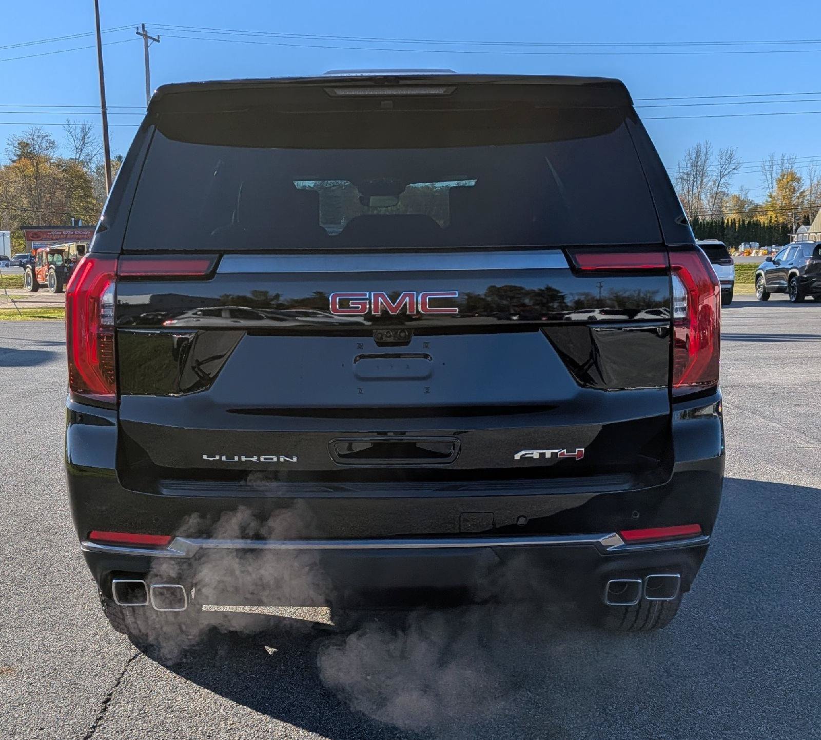New 2027 GMC Yukon AT4 w/ AT4 Premium Plus Package AWD/4WD image 9