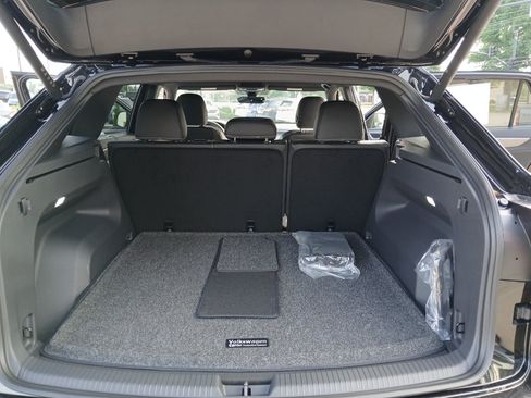 New 2026 Volkswagen Atlas Cross Sport SE FWD image 22