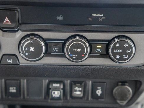 Used 2019 Toyota Tacoma TRD Off-Road image 24