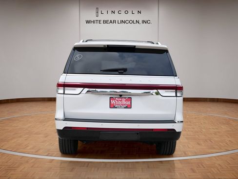 Used 2024 Lincoln Navigator L Reserve AWD/4WD image 6