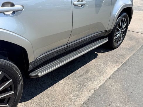 Used 2025 Lexus GX 550 w/ Accessory Package (Z1) AWD/4WD image 14