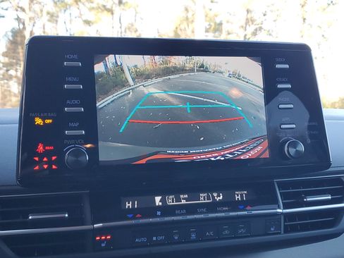 Used 2024 Toyota Sienna XLE image 26