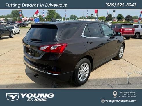 Used 2020 Chevrolet Equinox LT w/ Driver Convenience Package FWD image 5