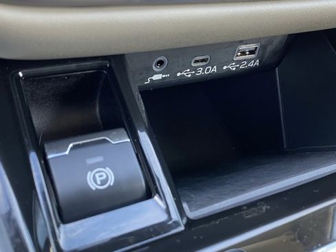 Certified 2025 Subaru Outback Premium w/ Popular Package #1A image 18