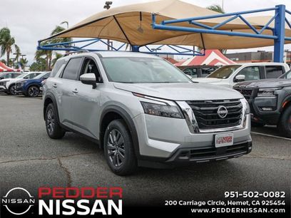 New 2025 Nissan Pathfinder SV