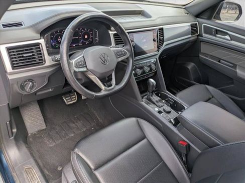 Used 2022 Volkswagen Atlas Cross Sport SEL R-Line AWD/4WD image 10