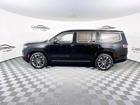 Used 2023 Jeep Grand Wagoneer Series III AWD/4WD image 5