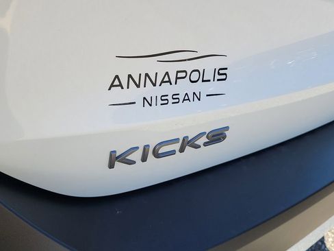 New 2026 Nissan Kicks SR w/ Cold Weather Package image 11