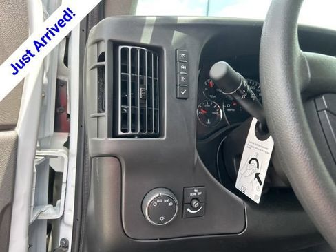 New 2025 Chevrolet Express 3500 Extended RWD image 17