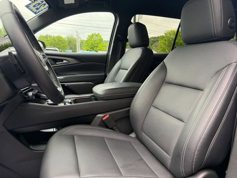 Used 2026 Chevrolet Traverse LT AWD/4WD image 11