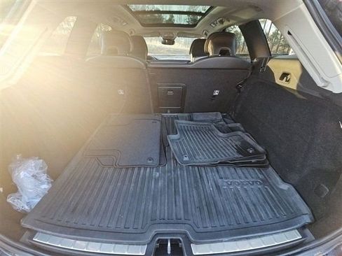 Used 2023 Volvo XC60 B5 Core FWD image 5