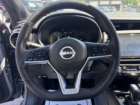 Used 2023 Nissan Kicks SR w/ SR Premium Package FWD image 15