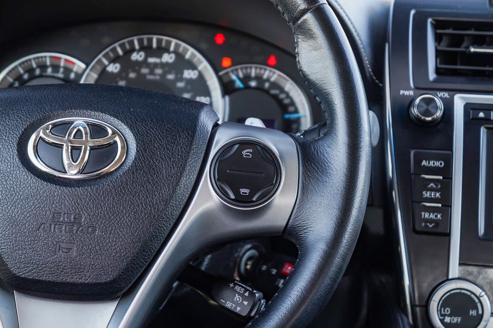 Used 2014 Toyota Camry SE FWD image 18