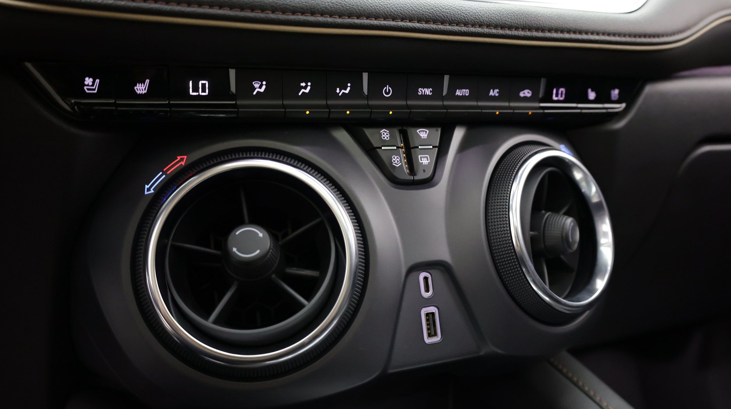 Used 2019 Chevrolet Blazer Premier w/ Sun and Wheels Package FWD image 24