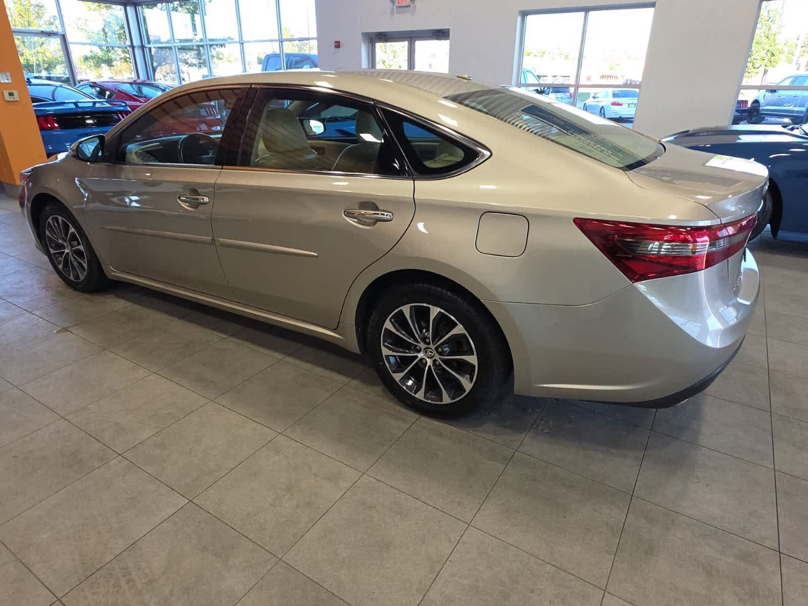 Used 2016 Toyota Avalon XLE Premium FWD image 12