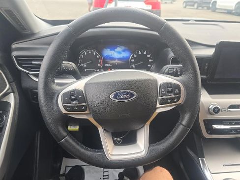 Used 2024 Ford Explorer XLT w/ Equipment Group 202A AWD/4WD image 10