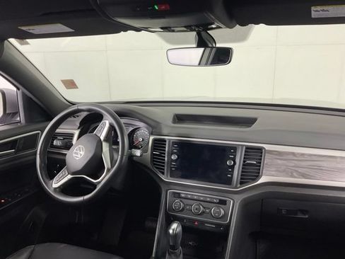 Used 2020 Volkswagen Atlas Cross Sport SE AWD/4WD image 28