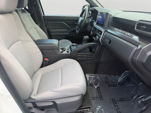 Used 2025 Toyota Tacoma SR5 image 12