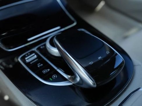 Used 2018 Mercedes-Benz E 300 4MATIC image 38