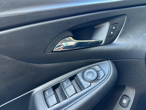 Used 2017 Chevrolet Volt LT FWD image 12