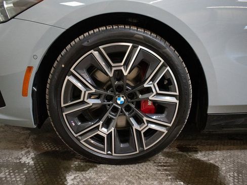 New 2026 BMW i5 eDrive40 w/ M Sport Package image 9