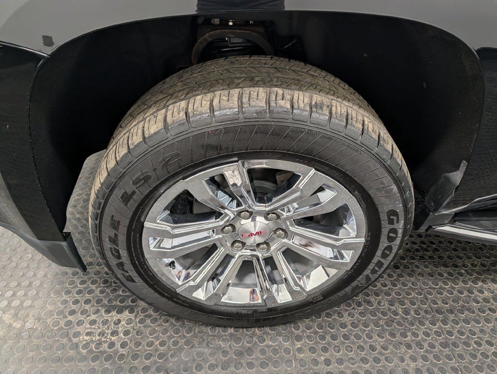 Used 2018 GMC Yukon XL SLE w/ Convenience Package AWD/4WD image 7