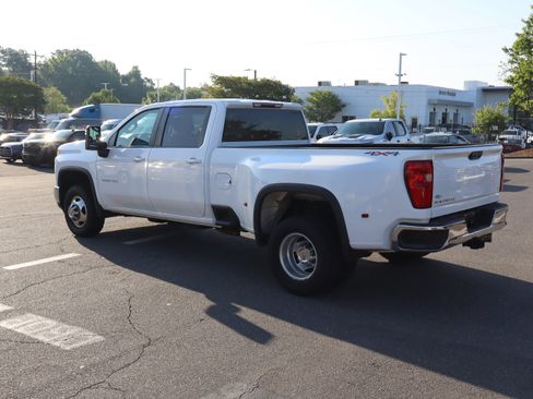 Used 2024 Chevrolet Silverado 3500 LT w/ Convenience Package AWD/4WD image 19