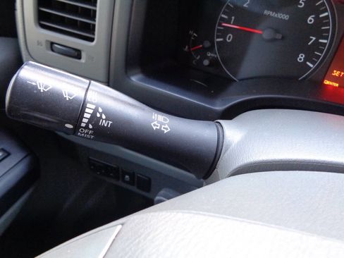 Used 2019 Nissan NV 3500 SL image 40