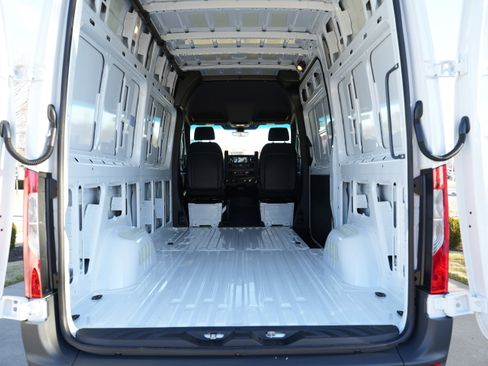 New 2026 Mercedes-Benz Sprinter 2500 image 18