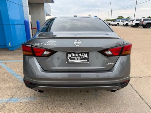 Used 2019 Nissan Altima 2.5 SR w/ SR Premium Package AWD/4WD image 4